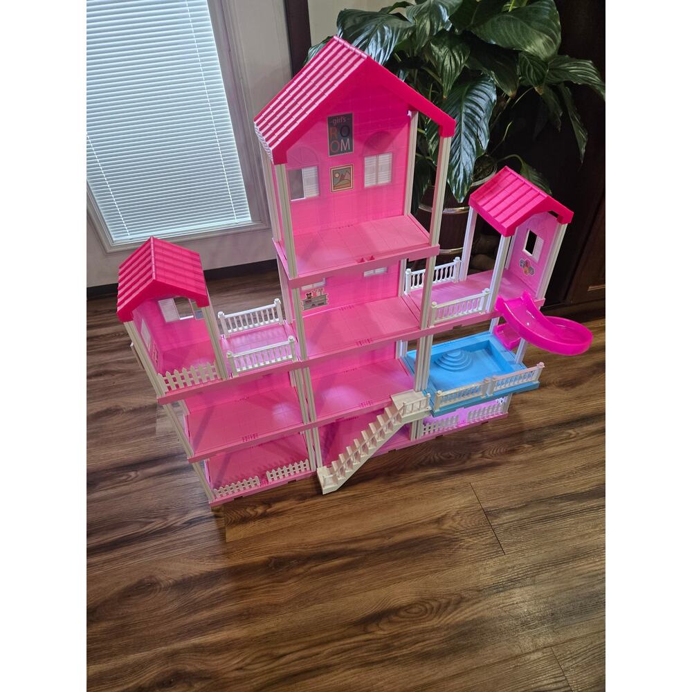 Temi Dollhouse New Store Display Lighted Girls Toy Pretend Play Make Believe